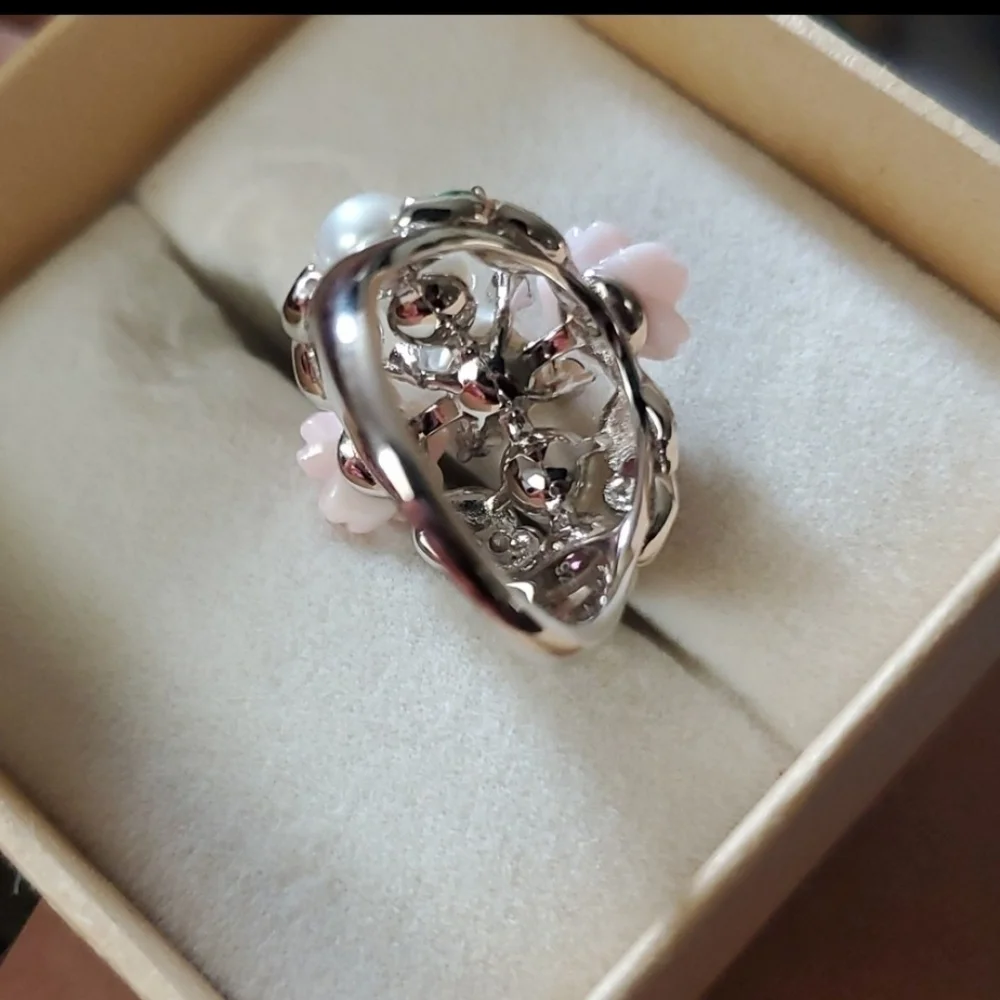 Jardin Mother Of Pearl Pearl Amethyst Apatite Ring
